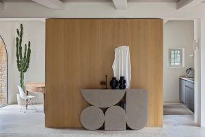 Shape Console by Mogg