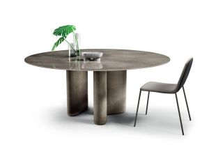 Hoa Table