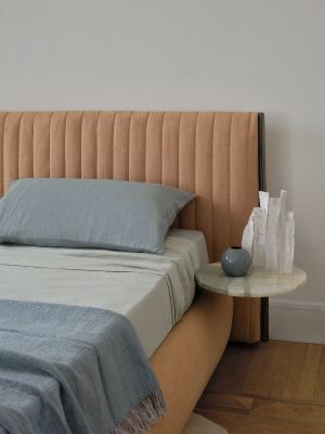 Metis  bed by Saba 
